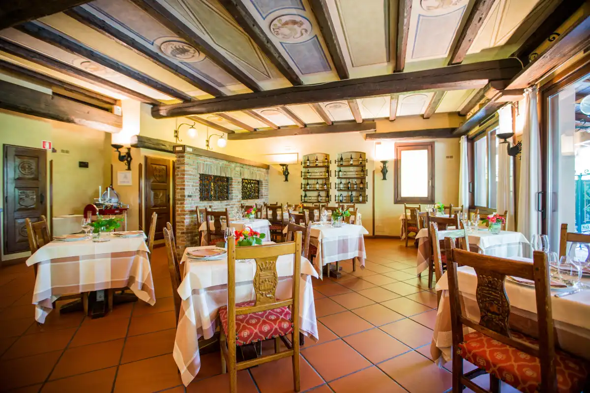 Tavola apparecchiata o sala del Ristorante Passone